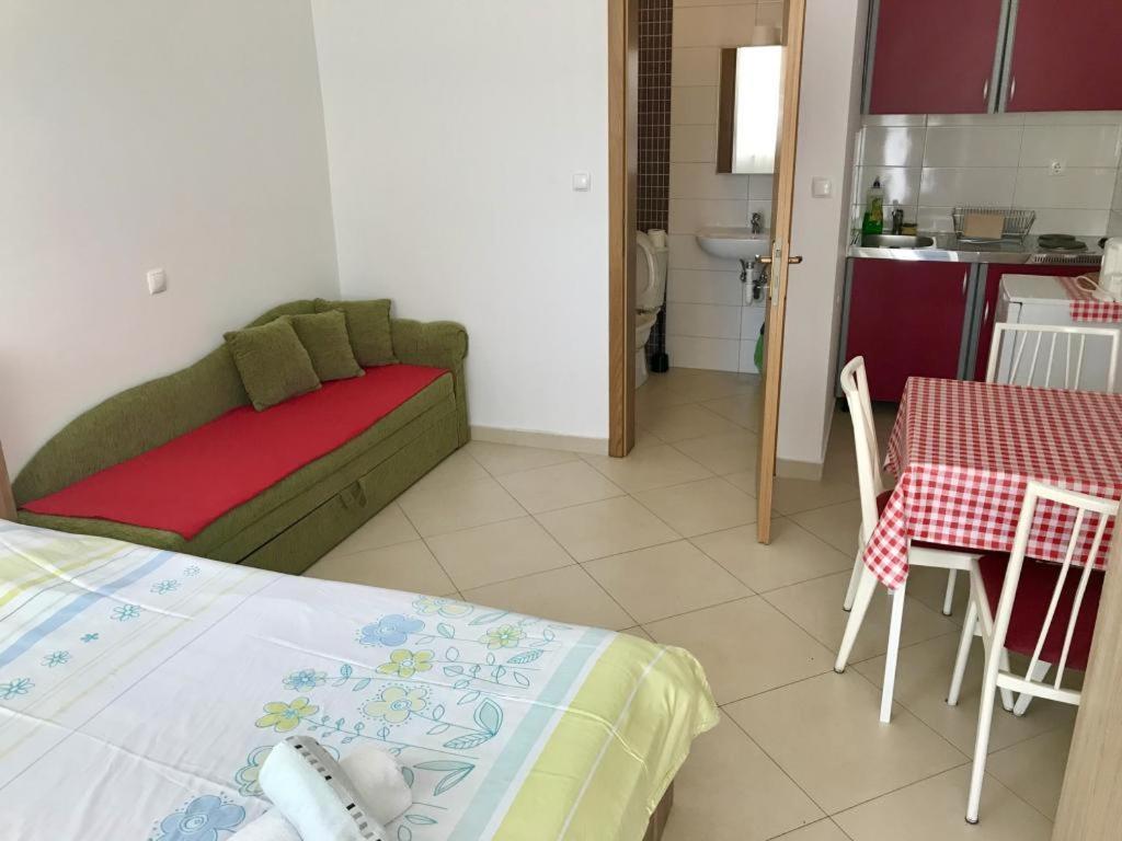 Apartment Ally 茨里克韦尼察 外观 照片